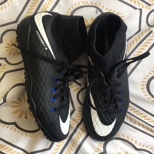 indoor soccer shoes